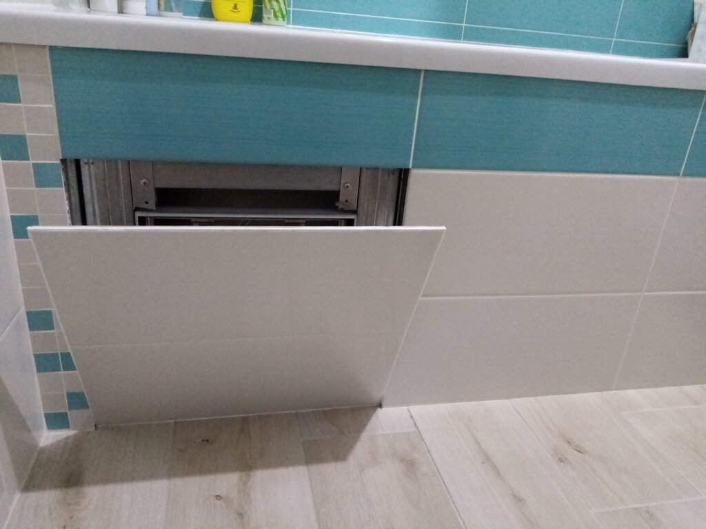 Ревизионный люк под ванной
