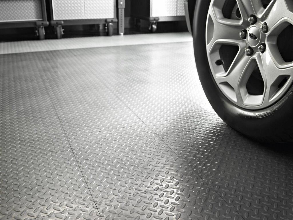 Rubber floor