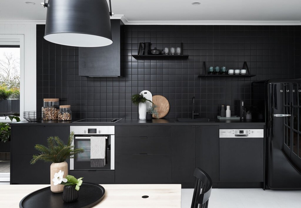 A gray kitchen with black handles 52 фото