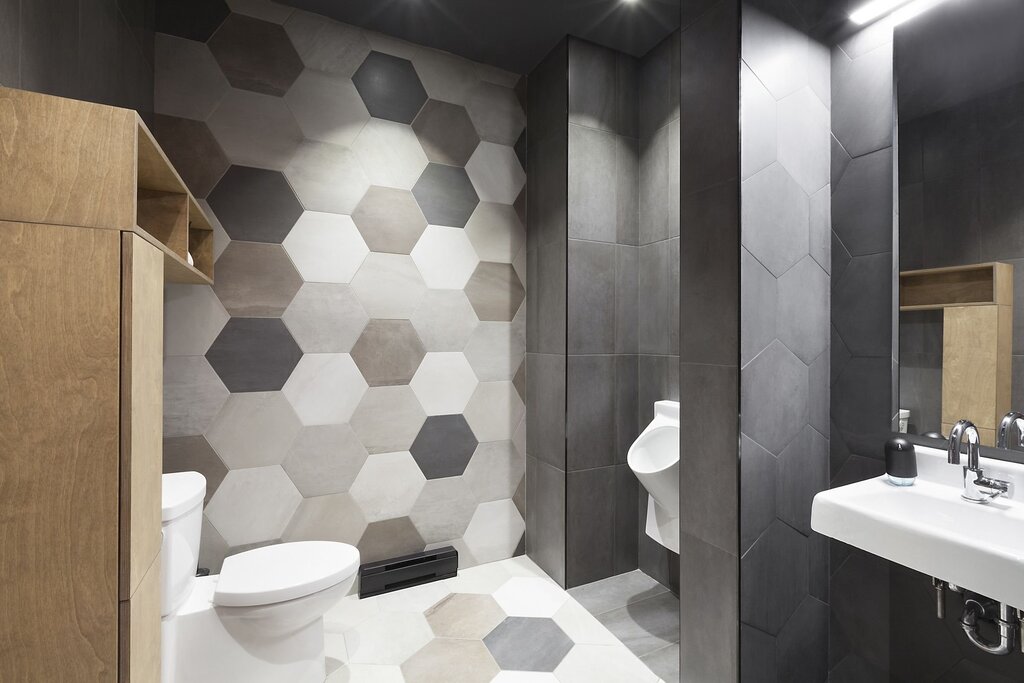 Hexagonal tile in the bathroom