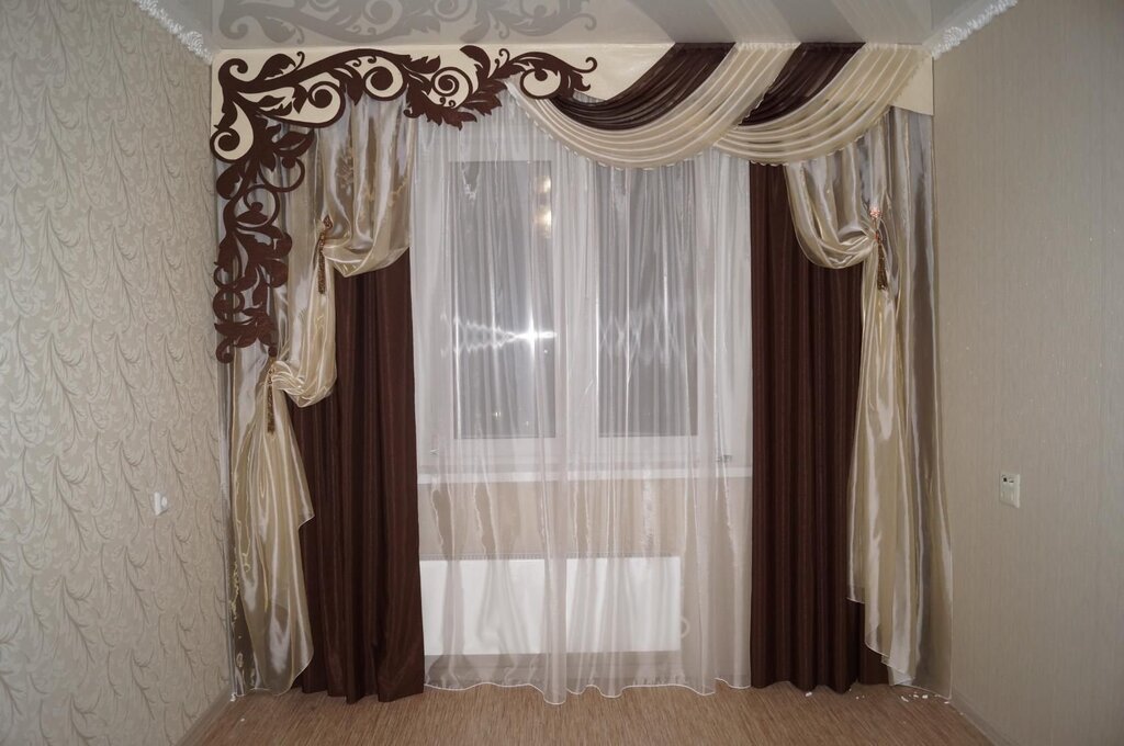 Curtains with a pelmet for the living room