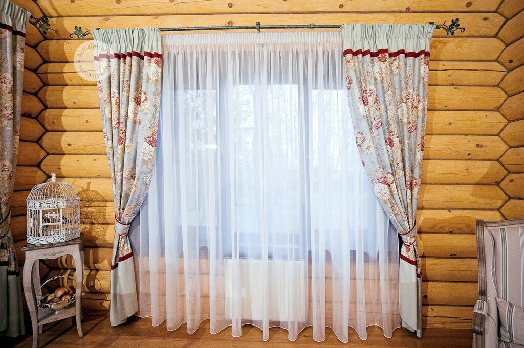 Curtains in Russian style