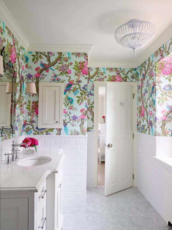 Combination of tiles and wallpaper