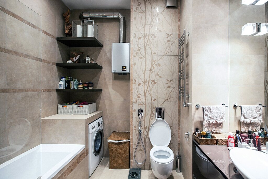 Combined bathroom in a Stalin-era building