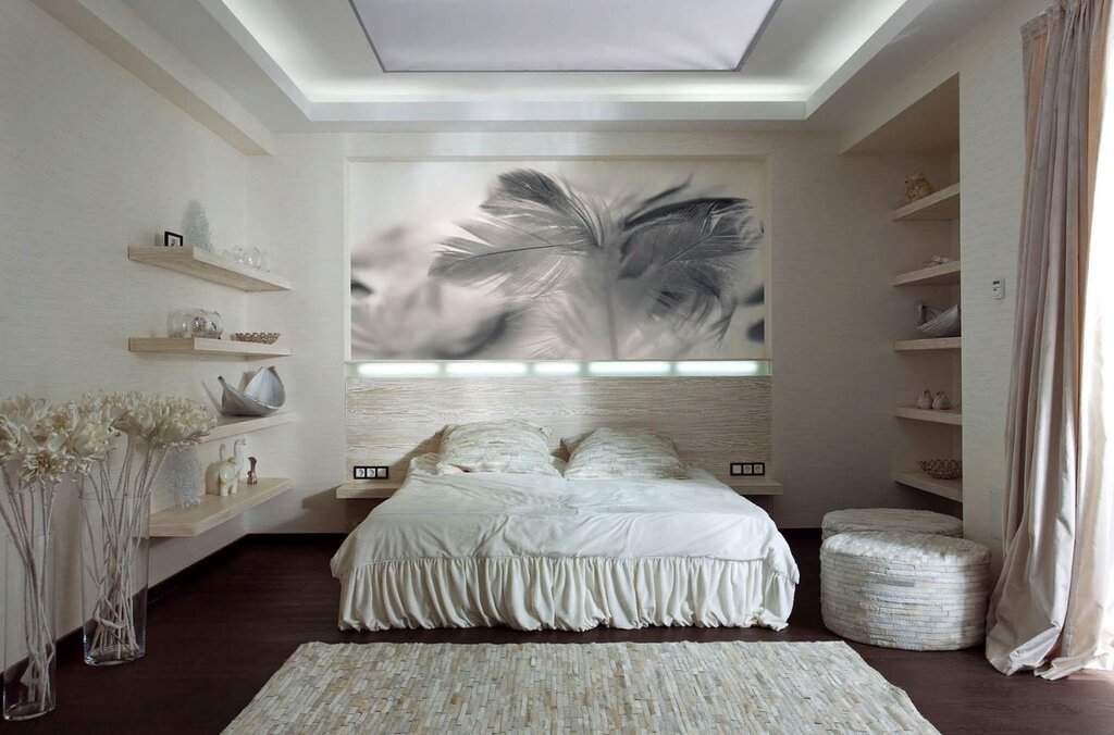 Современная спальня в светлых тонах