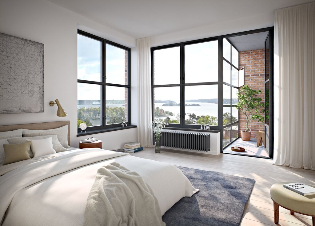 Спальня с балконом и окном