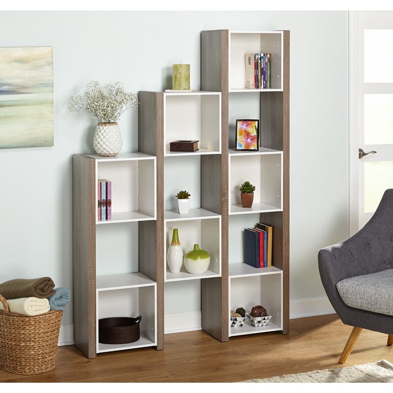 Shelf without a back panel