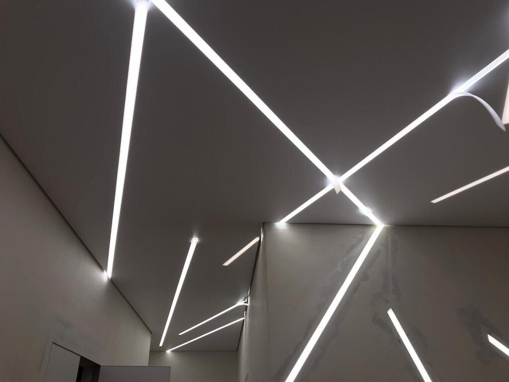 Light lines on the wall