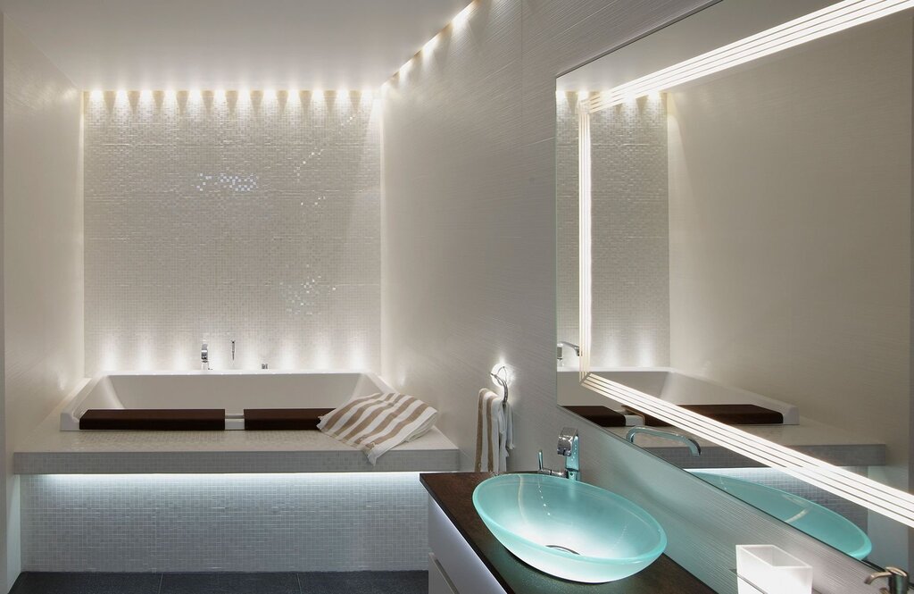 Светящийся натяжной потолок в ванной 26 фото