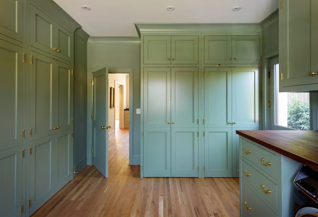 Dark green cabinet