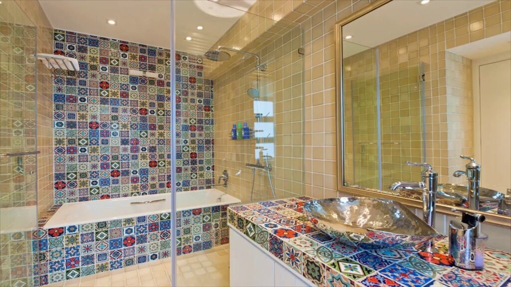 Укладка мозаики в ванной комнате