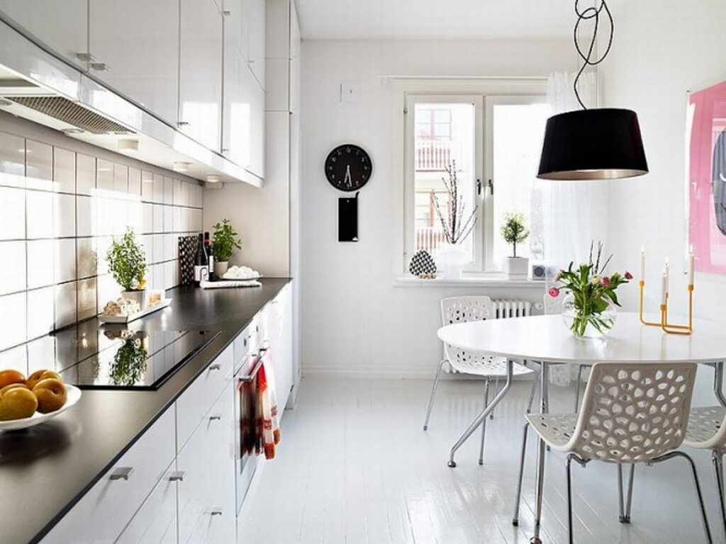 Narrow kitchen countertop