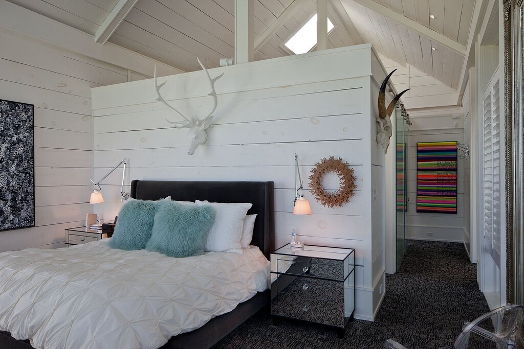 Wall paneling in the bedroom interior