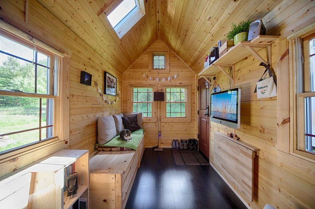 Interior finishing of a portable cabin