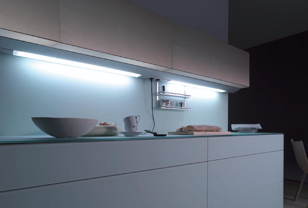 Врезная подсветка для кухни под шкафы