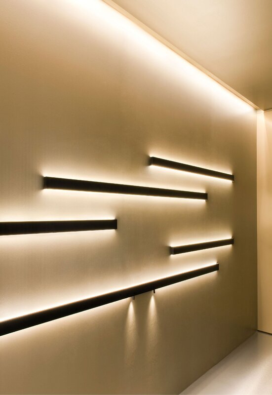 Встроенные линейные светильники в стену