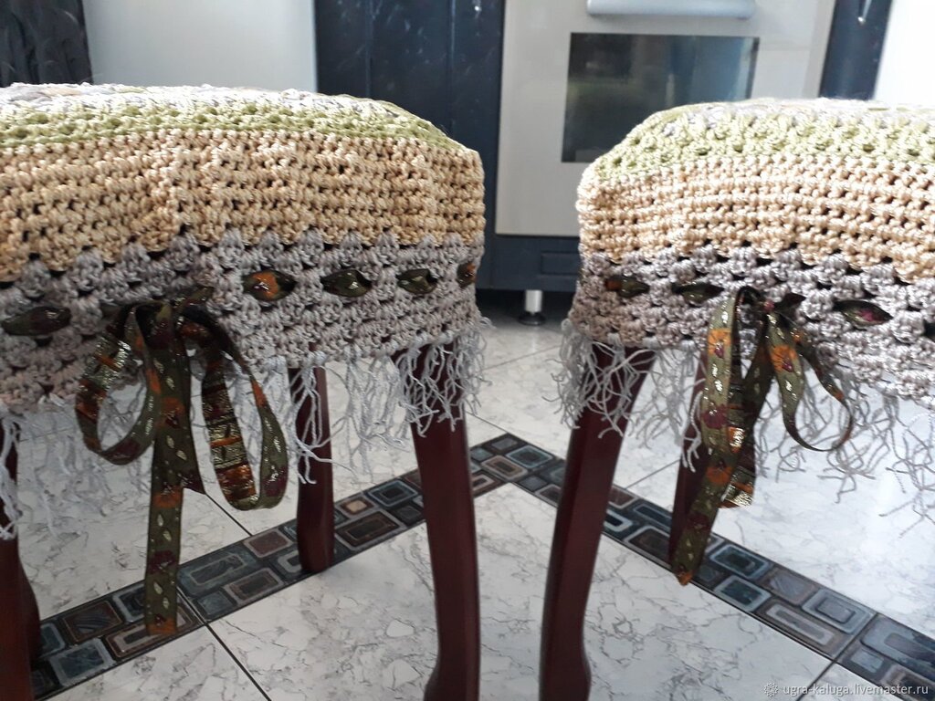 Вязаные коврики на стулья