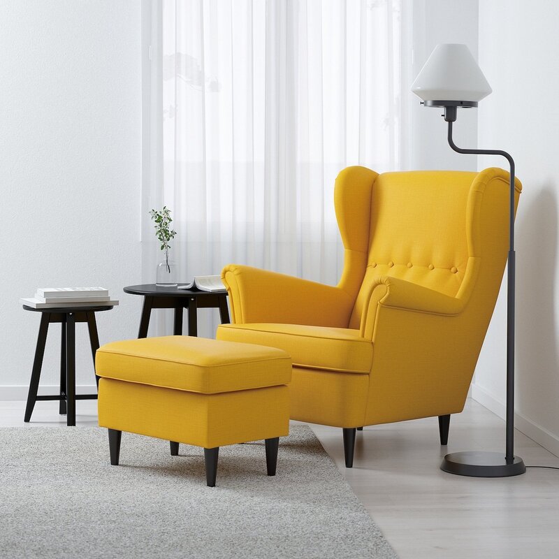 Желтое кресло икеа в интерьере