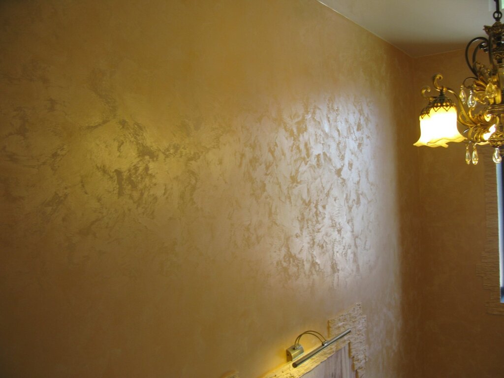 Gold paint for walls 41 фото